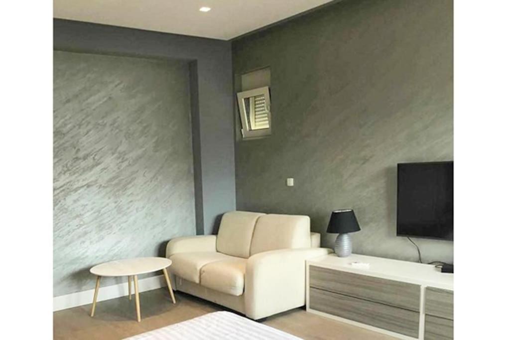 Status-m Franca Sea View *