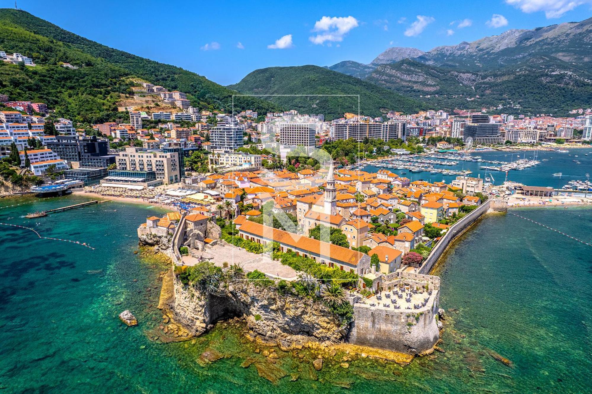 Status-m Franca Sea View Appartement *